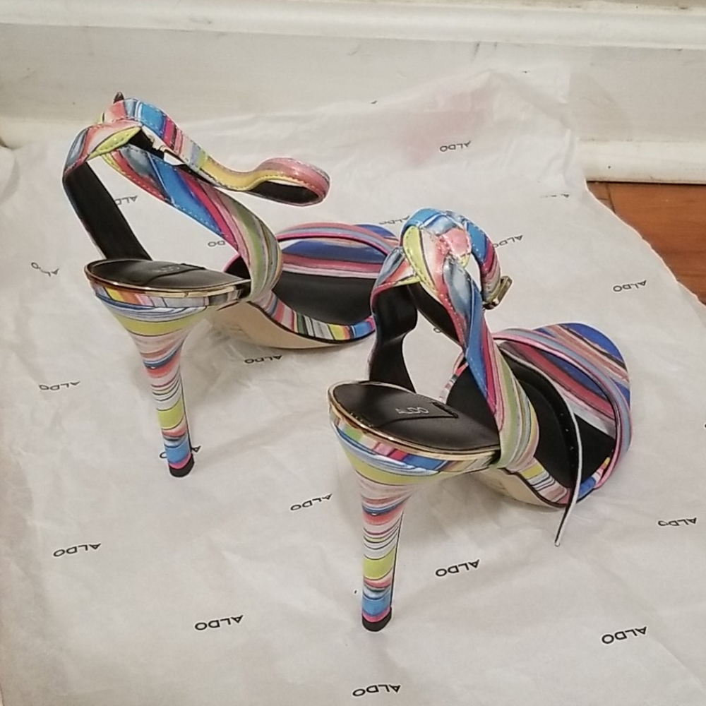 Shoes - Picture 3 of 4